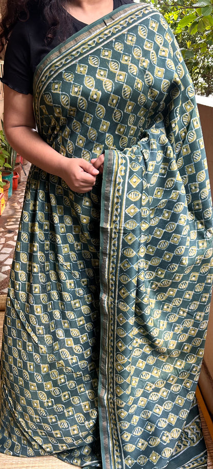 Green Maheshwari Silk Cotton Saree